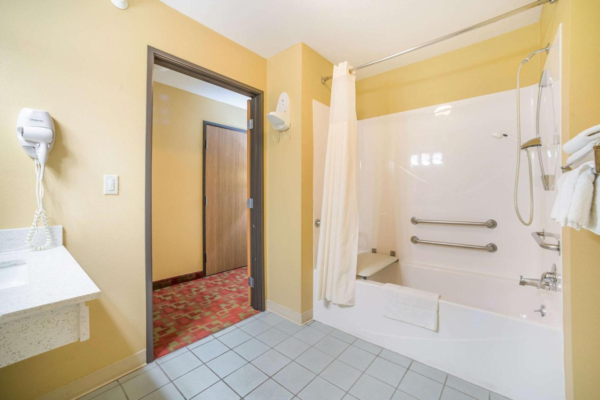Quality Inn O'Fallon Il - St Louis Exterior foto